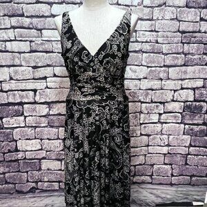 R&K Black Paisley V-Neck Sleeveless Dress